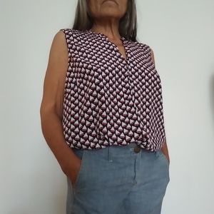 Sleeveless summer blouse Size L